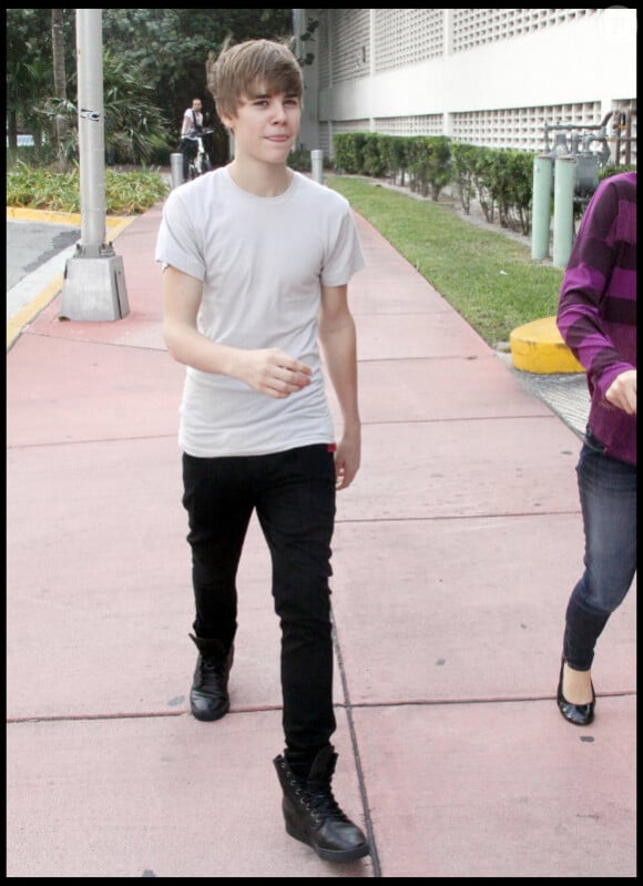 Justin Bieber, photographié avec Selena Gomez à Los Angeles, samedi 18 décembre.