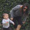 Kourtney Kardashian et son petit ami Scott Disick sont en vacances à Miami avec leur fils de 13 mois, Mason, le jeudi 30 décembre.
