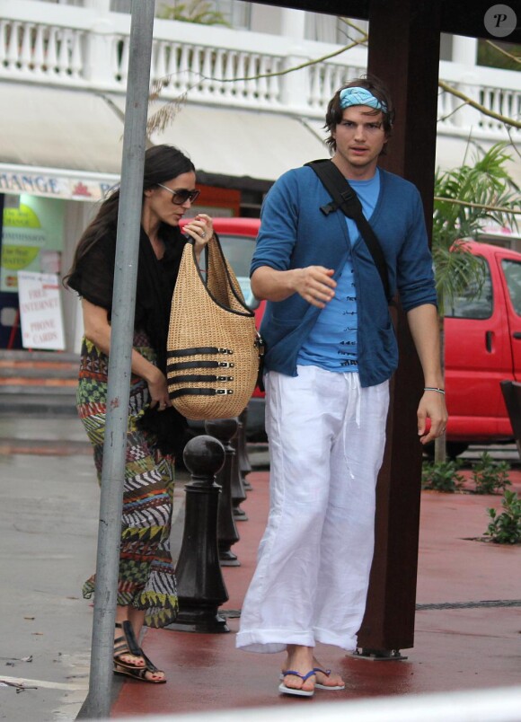 Demi Moore et Ashton Kutcher en vacances à Saint Barthelemy les 29 et 30 décembre 2010