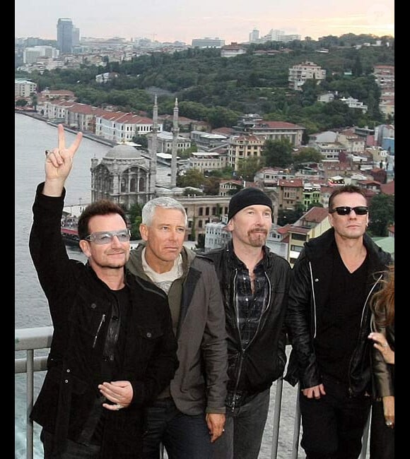 Adam Clayton, bassiste du groupe U2, en septembre 2010 à Istambul