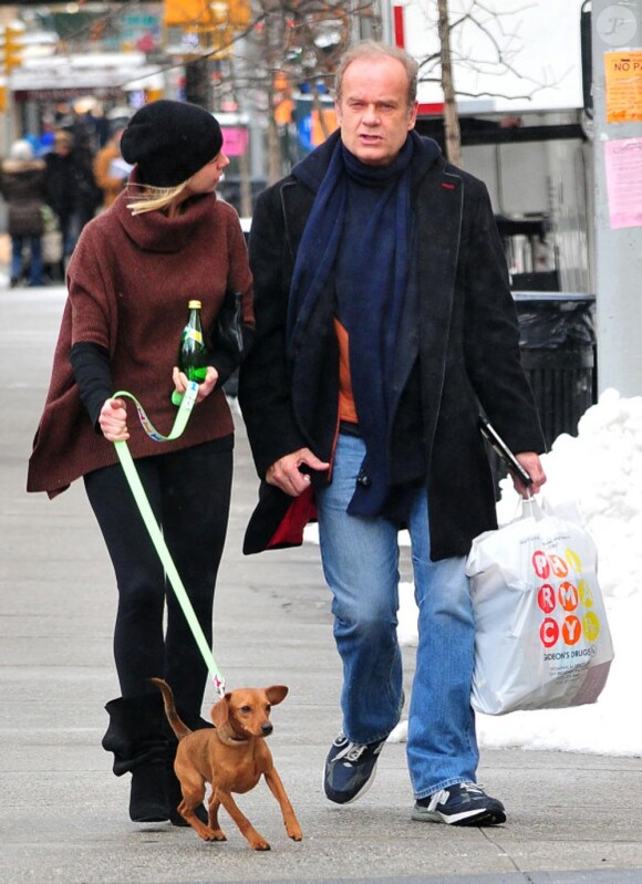 Kelsey Grammer et sa chérie Kayte Walsh en promenade... canine !