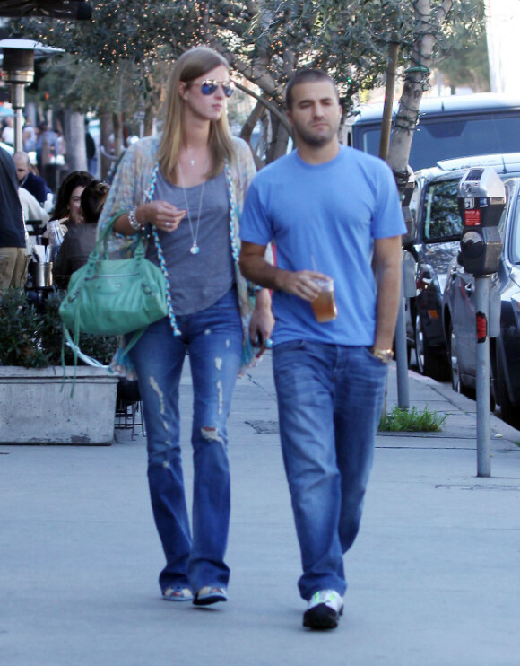 Nicky Hilton se promène dans les rues de Beverly Hills en compagnie de son petit ami de longue date, David Katzenberg, vendredi 21 janvier 2011.