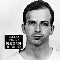 Lee Harvey Oswald, assassin de JFK : la vente de son cercueil crée la polémique!