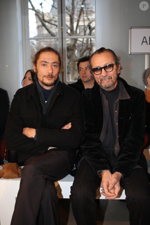 Julian Cerruti et Paolo Roversi lors du défilé Cerruti le 21 janvier à Paris