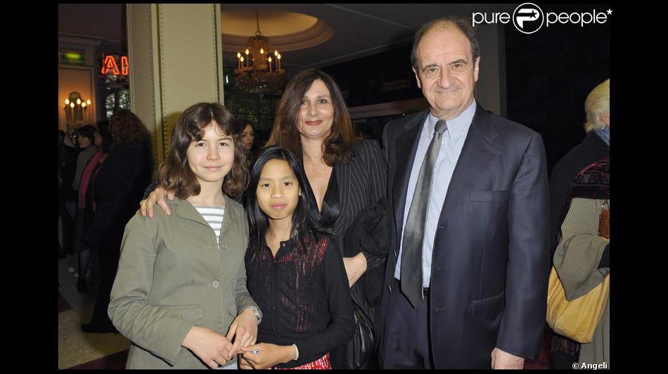 Pierre Lescure Et Son Epouse Frederique En Famille Au Theatre
