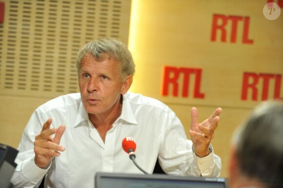 Patrick Poivre d'Arvor dans RTL Soir, sur RTL, face à Christophe Hondelatte, le 26 janvier 2011