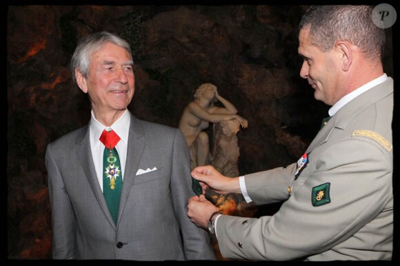 Jean-Claude Narcy recevait le 21 janvier 2011 un témoignage de gratitude appuyé de la Légion étrangère, qui l'a fait légionnaire de 1re classe d'honneur.
