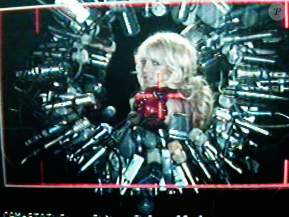 Britney Spears dans le clip Hold it against me.
