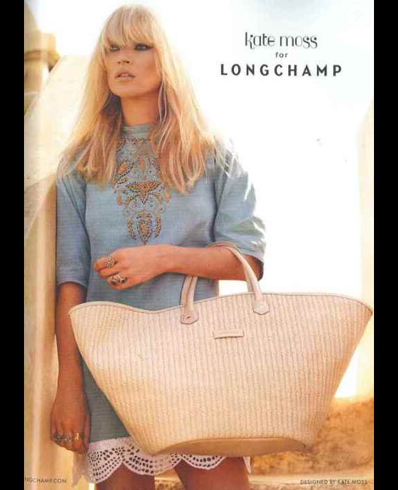 Kate Moss pose pour sa nouvelle collection printemps-été en collaboration avec Longchamp.