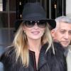 Kate Moss quitte l'hôtel du Ritz à Paris, le 3 février 2011.