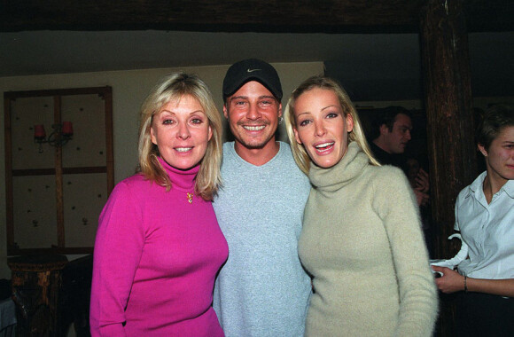 Ophélie et Mickael Winter avec leur maman Cathy en novembre 1999
