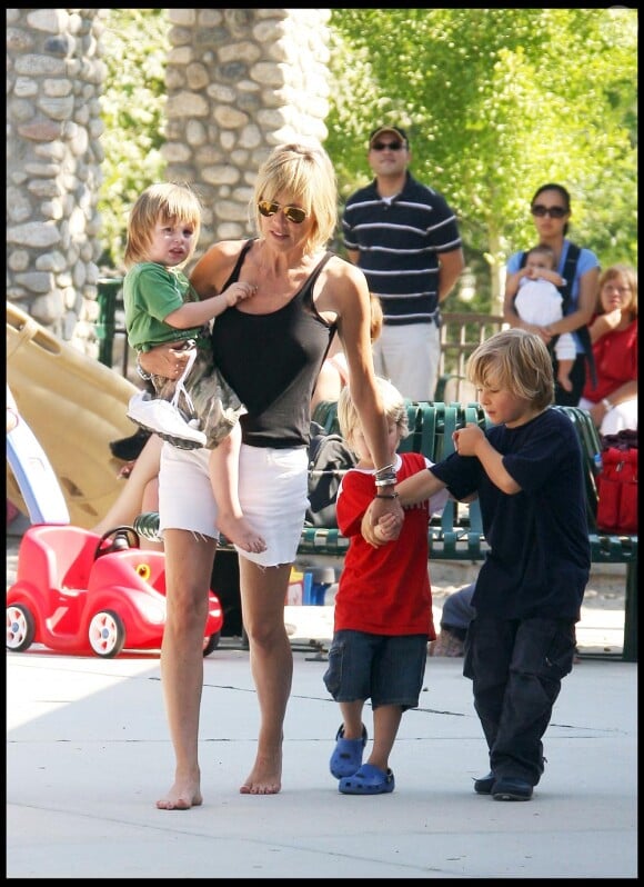 Sharon Stone et ses trois fils en juillet 2009 à Los Angeles