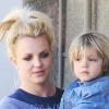 Britney Spears et le plus jeune de ses fils, Jayden James, sortent d'un cours de karaté, à Los Angeles, jeudi 10 février.