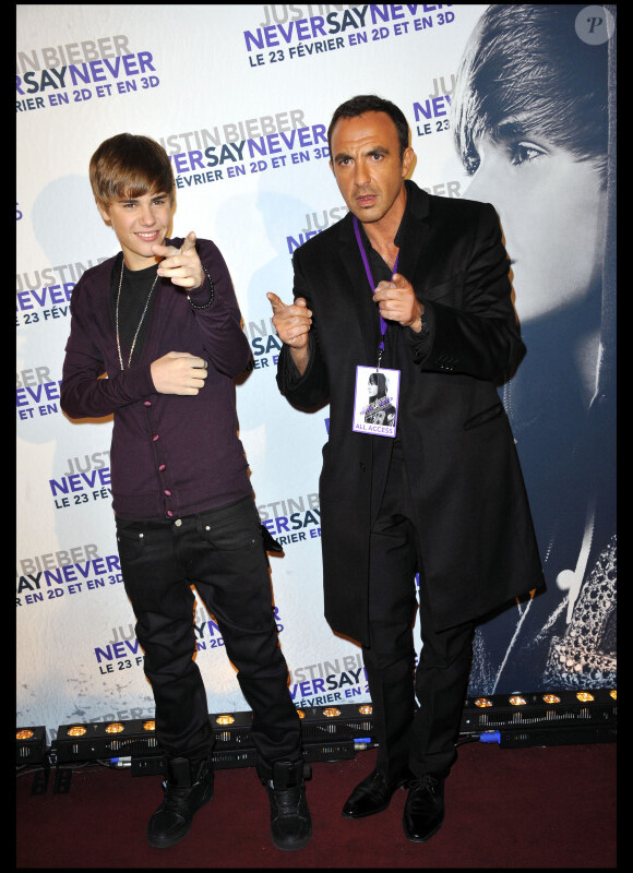 Justin Bieber et Nikos Aliagas lors de la première de Never Say Never au Grand Rex à Paris le 17 février 2011