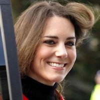 Kate Middleton, rouge passion, revient avec William là où leur amour est né !