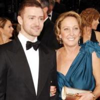 Oscars 2011 : Justin Timberlake et Russell Brand brillent... avec leur maman !