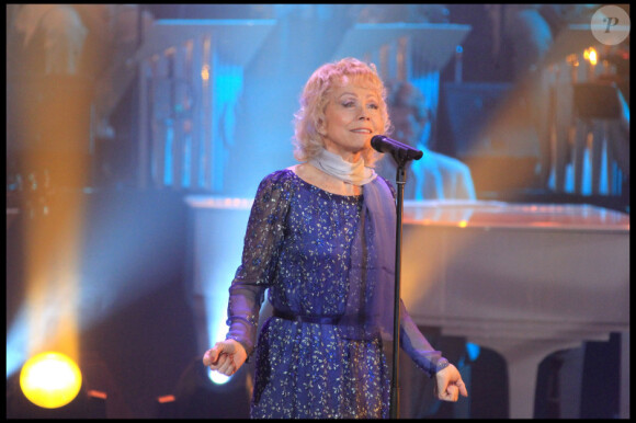Isabelle Aubret sur le plateau des Années bonheur (France 2) enregistré le 2 mars et diffusé le 26 mars 2011