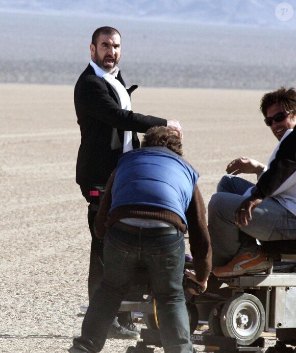 Eric Cantona en plein tournage pour la pub L'Oreal for men, dans le désert de Mojave, en Californie, le 14 février 2011