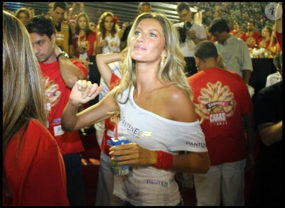 Gisele Bündchen déchainée pendant le Carnaval de Rio, le 6 mars 2011