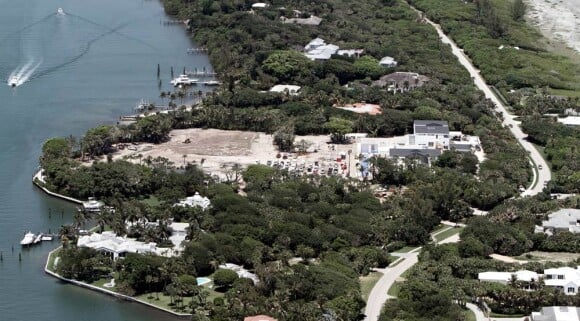 Image aérienne du chantier, au printemps 2010, de la nouvelle résidence et du terrain de golf privatif de Tiger Woods sur Jupiter Island.