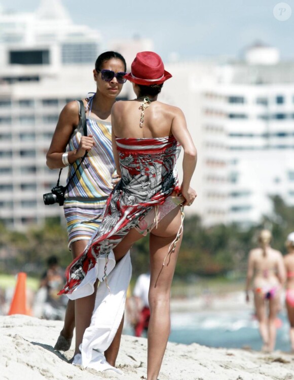 Lilly Becker et Barbara Feltus (ex Becker) passe du temps sur la plage avec son fils Amadeus et son mari Boris Becker à Miami en compagnie de leur nounou le 8 mars 2011