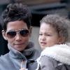 Halle Berry se promène avec sa fille Nahla dans les rues de Manhattan en compagnie de son garde du corps le 7 mars 2011 