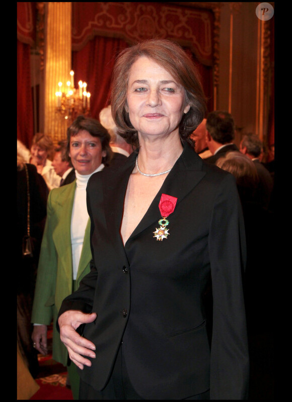 Charlotte Rampling lors de la remise de décorations à l'Elysée le 9 mars 2011