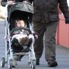 Sarah Jessica Parker emmène son fils à l'école avec l'une de ses jumelles (7 mars 2011 à NYC)