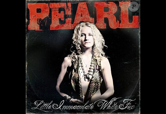 Pearl Aday, la fille Meat Loaf et sa femme Leslie Aday, sur la pochette de son premier album Little Immaculate White Fox, janvier 2010