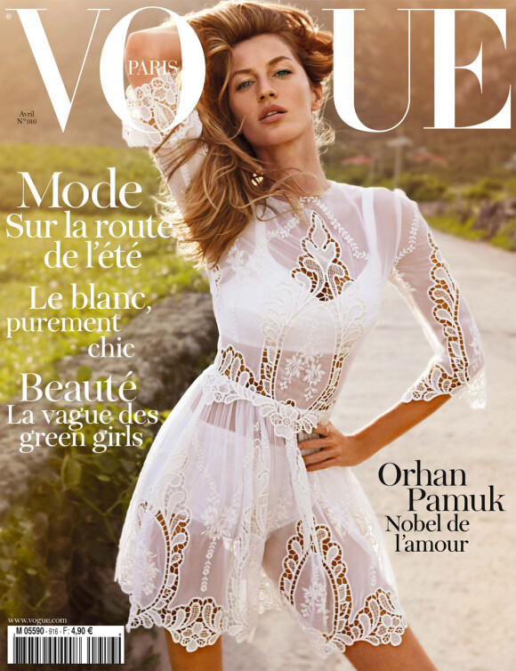 Gisele Bündchen en couverture du Vogue France, premier numéro signé Emmanuelle Alt pour le mois d'avril 2011