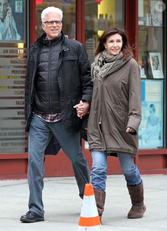 Ted Danson et Mary Steenbergen, à New York, le 9 mars 2011
