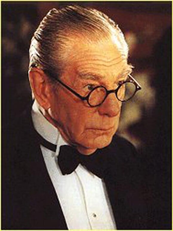 L'acteur britannique Michael Gough, inoubliable Alfred dans Batman, est mort en mars 2011, à l'âge de 94 ans.