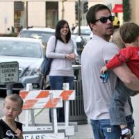 Mark Wahlberg : Ses fils pompent tout sur lui ! Et il en est fier !