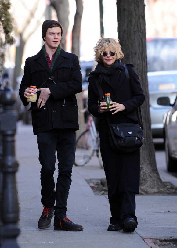 Meg Ryan et son fils Jack Henry, le 28 mars 2011, à New York.
