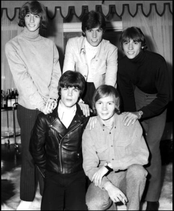 Les frères Gibb fondent les Bee Gees en 1957