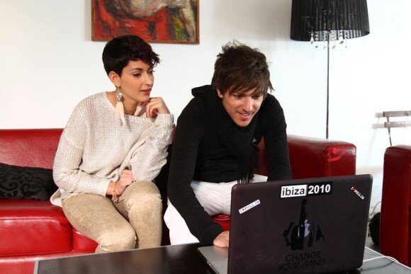 Quentin Mosimann et Sheryfa Luna sur le tournage du clip de All alone (Est-ce qu'un jour), premier single du nouvel album à paraître de Quentin, le 15 mars 2011.