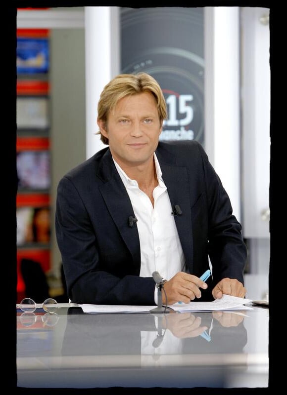 Laurent Delahousse présente le JT de 20h00 de TF1, du lundi au jeudi.