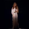 Céline Dion interprète Ne me quitte pas (Jacques Brel), à Las Vegas.