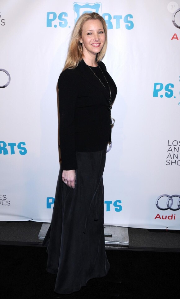 Lisa Kudrow se fait rare mais brille toujours lors de ses apparitions sur tapis rouge. ici, lors d'une soirée à Los Angeles le 13 avril 2011