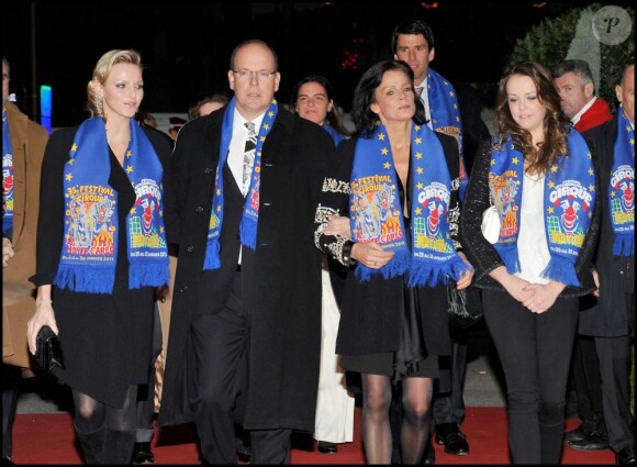 Stéphanie de Monaco, Albert, Charlene et Camille Ducruet au festival du cirque, en janvier 2011.