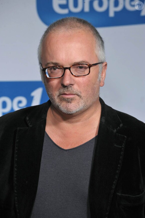Le journaliste et présentateur d'Europe 1 Pierre-Louis Basse a été victime d'un malaise cardiaque, ce qui explique son absence de l'antenne depuis le 11 avril 2011.