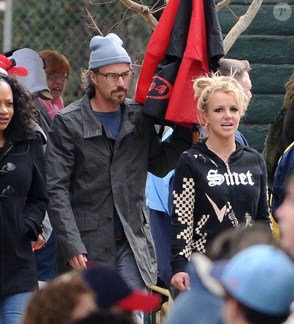 Britney Spears et son actuel petit ami Jason Trawick, à Los Angeles, le 19 mars 2011.