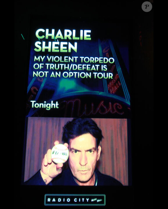 Affiche de 'My Violent Torpedo of Truth' de Charlie Sheen en mars 2010 à New-York