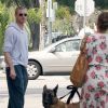 Eva Mendes promène son chien à Los Angeles. Elle croise le décontracté Eric Dane. 19 avril 2011