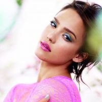 Pure beauté : Jessica Alba, Chloë Sevigny, Katy Perry osent le maquillage pop !