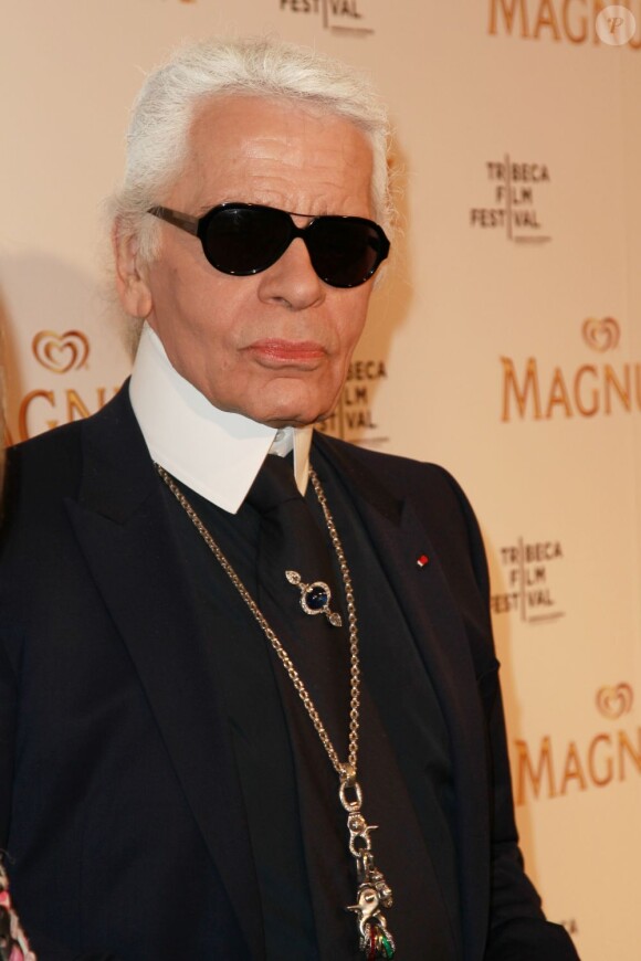 Karl Lagerfeld a fait un crochet par New York pour briller lors de la soirée Magnum qui s'est déroulée à Los Angeles le 21 avril 2011