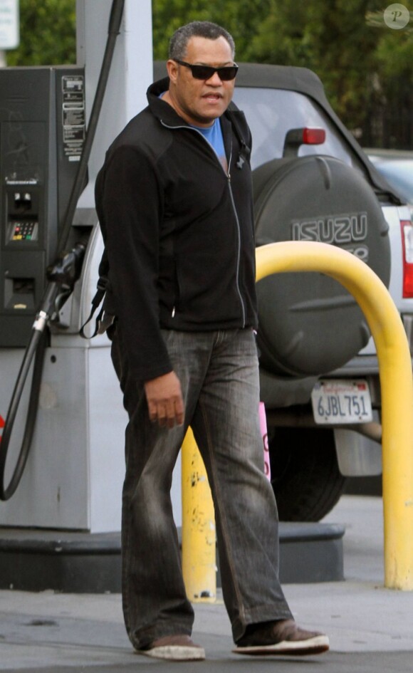 Laurence Fishburne mécontent dans une station service de Sunset Boulevard, le 7 avril 2011