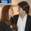 Anouchka Delon et son ami Julien Dereims fous d'amour lors de l'inauguration de la nouvelle boutique Lacoste au 93/95 avenue des Champs-Elysées à Paris le 28 avril 2011