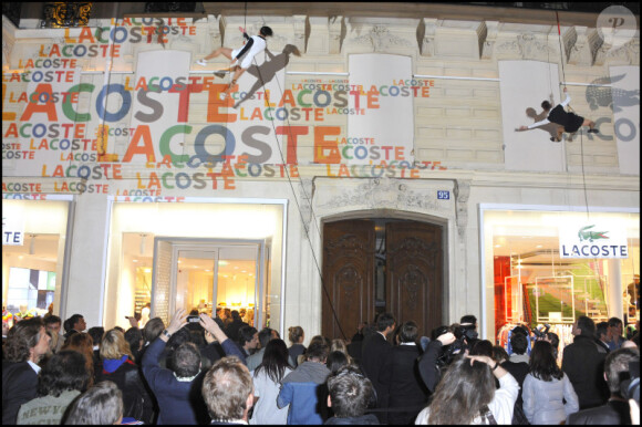 L'inauguration de la nouvelle boutique Lacoste au 93/95 avenue des Champs-Elysées à Paris le 28 avril 2011