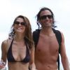 Maria Menounos et son chéri Kevin Undergaro, sur la plage à Miami, le 1er mai 2011